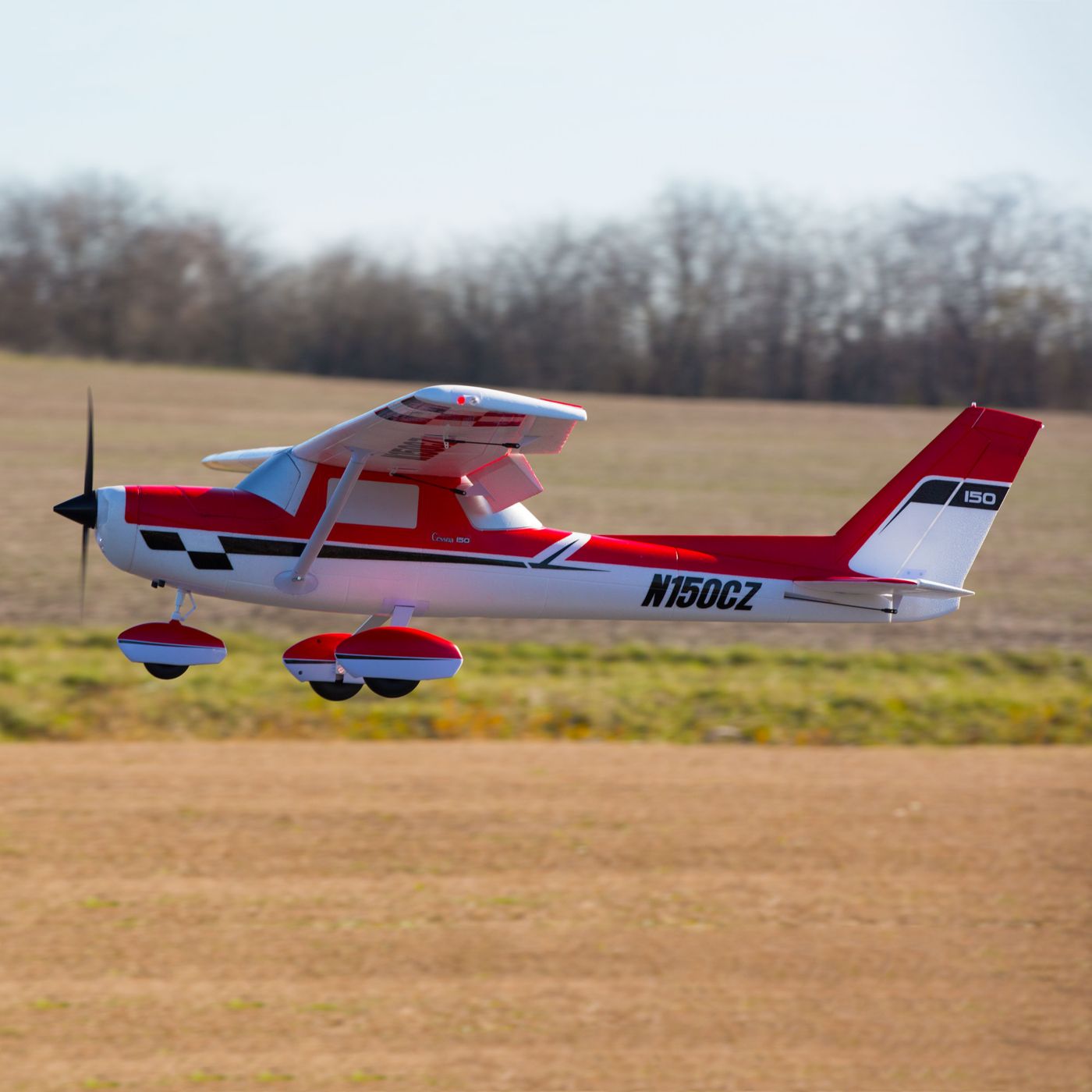 E-flite Carbon Z Cessna 150 2.1m BNF Basic 04