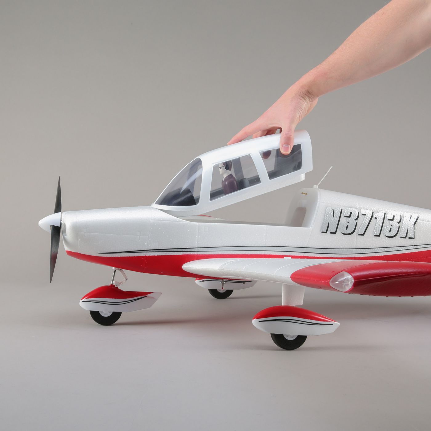 E-flite Cherokee BNF Safe AS3X 1.3m 04